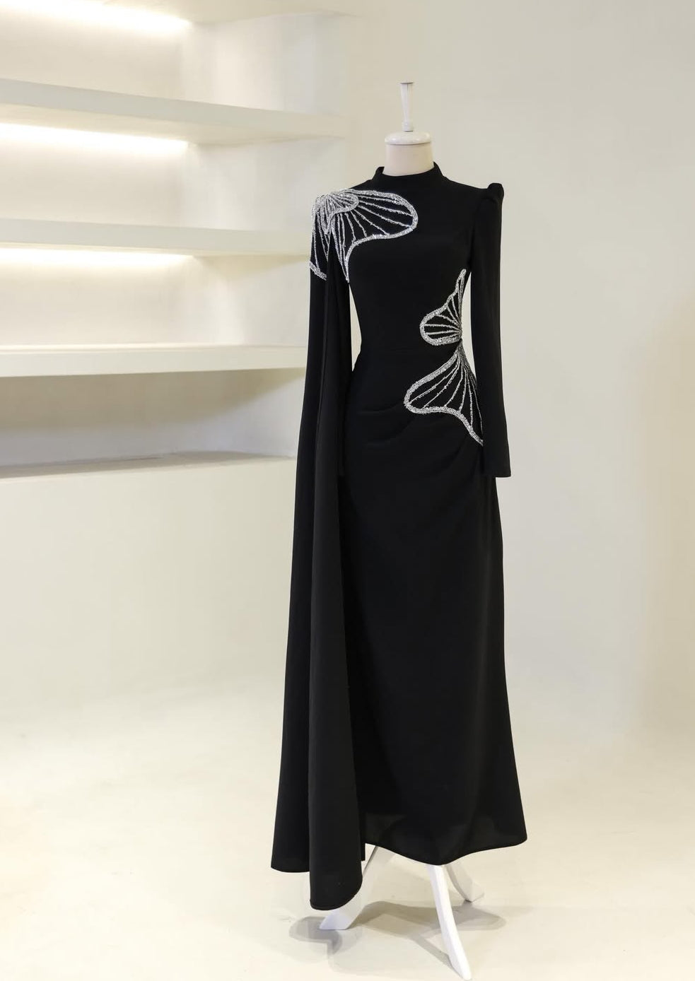 Das bescheidene Gala-Abendkleid „Silver Wing“