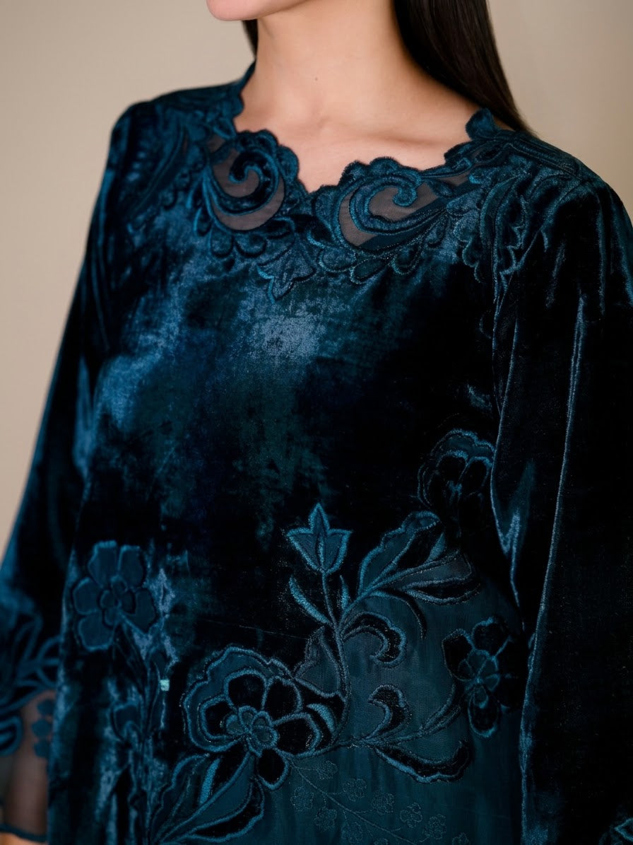 Azure Bloom Embroidered Kaftan for Women | Premium Teal Velvet Winter Party Robe